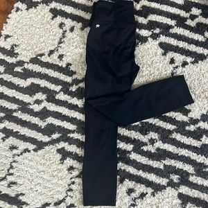 Medium black Fabletics leggings.